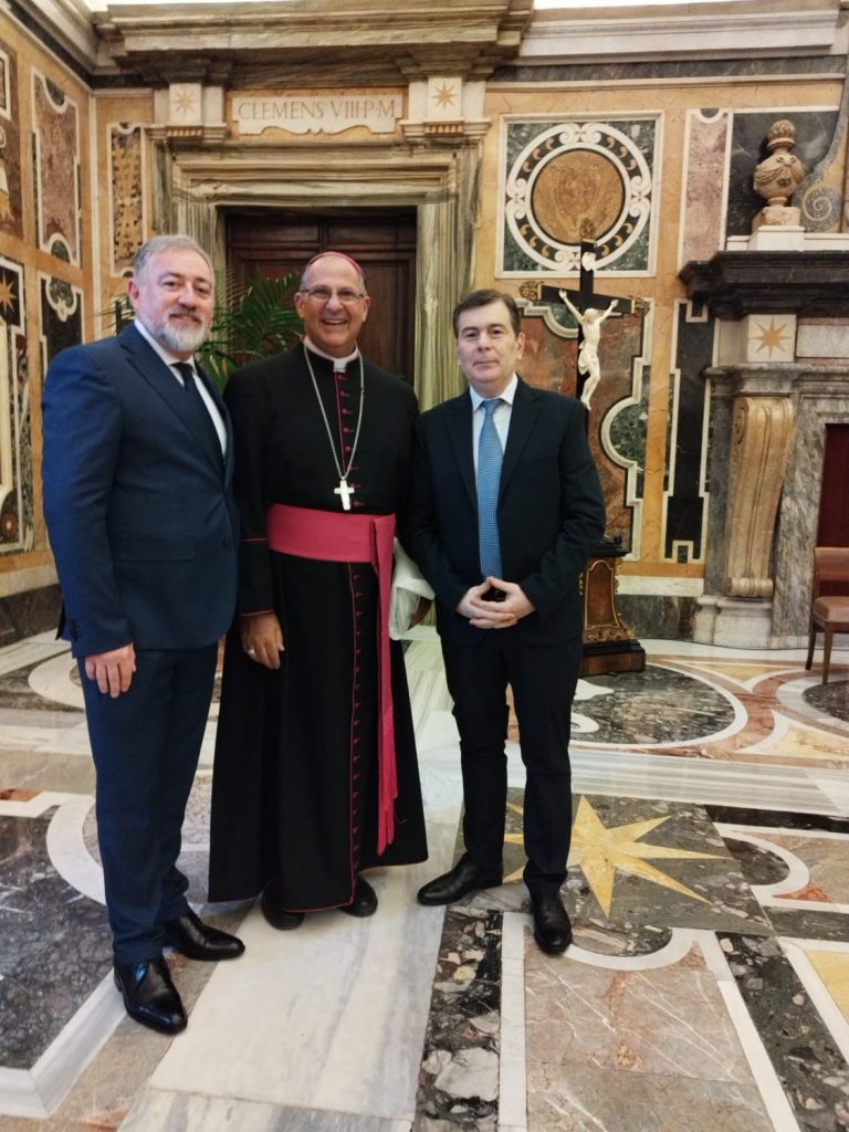 Unidos en Fe y Esperanza: La Canonización de Mama Antula, la Primera Santa Argentina Une a Líderes de Diversas Religiones Guillerme cardenal y mendoza Unidos en Fe y Esperanza: La Canonización de Mama Antula, la Primera Santa Argentina Une a Líderes de Diversas Religiones